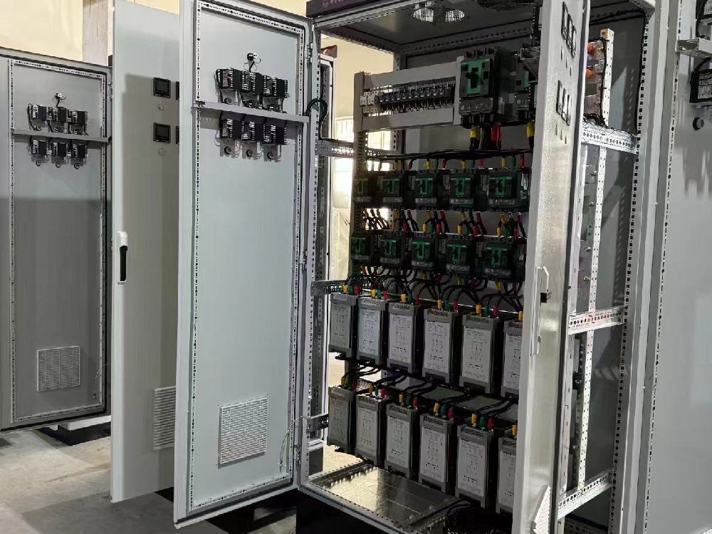 手动电力调解器和自动电力调解器在操作上有何差别？？？？？？