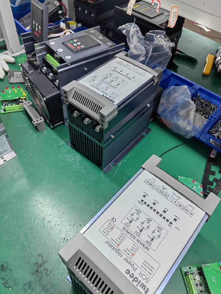 电力调解器的额定电压参数对其应用场景有何限制？？？？？？？