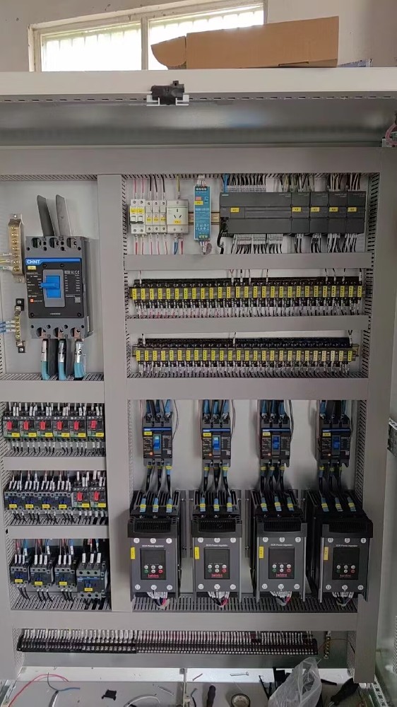 电力调解器在高海拔地区使用时，，，，，，，需要思量哪些特殊因素？？？？？？？