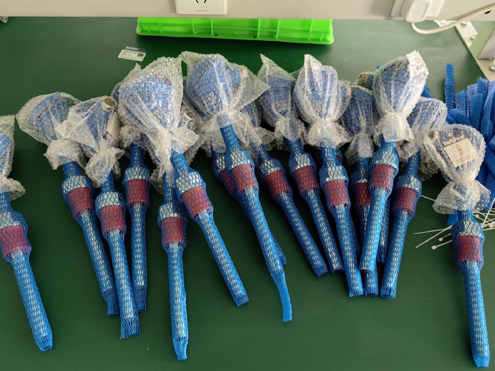 在工业自动化中，，，，，，热电阻是怎样与控制系统集成的，，，，，，以实现温度控制和监测？？？？？？？