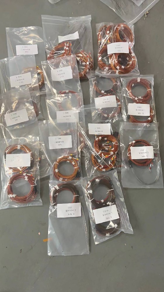 关于高温情形（如凌驾 1000℃）的丈量，，，，，，热电偶的抗氧化性和热稳固性是怎样包管的？？？？？？？