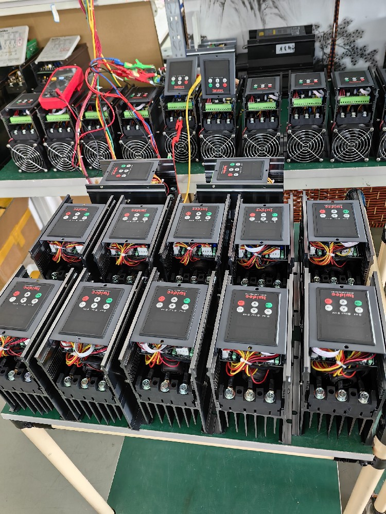 关于小功率且对精度要求极高的实验装备，，，，，，，，应怎样精准选型电力调解器？？？？？？？？