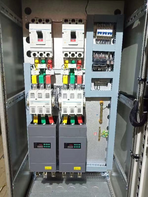 怎样通过电力调解器实现对电机软启动和软阻止的准确控制？？？？？？