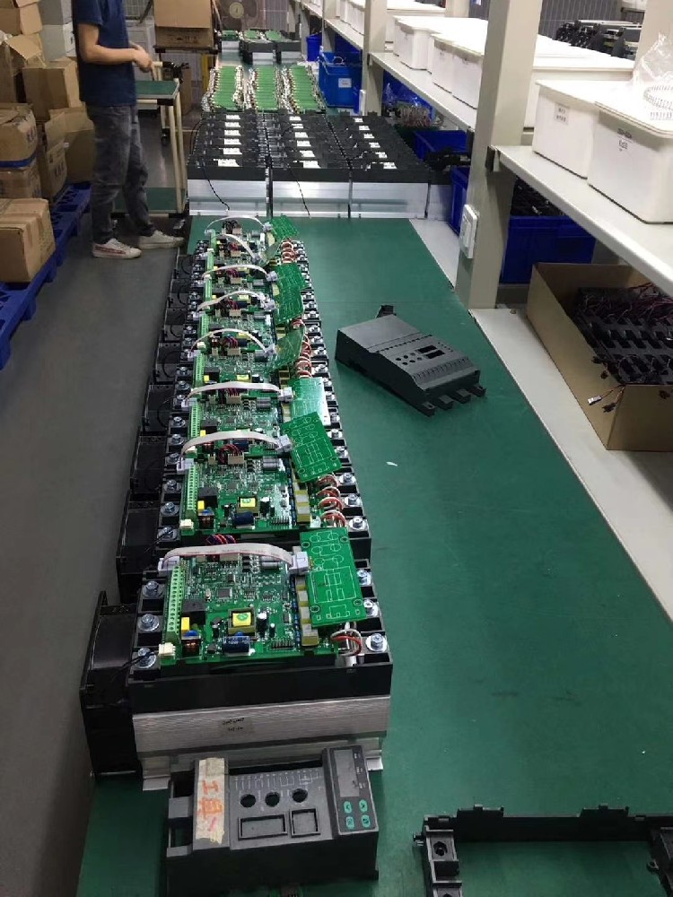 当电力调解器接入的电网保存三相不平衡时，，，，，，会爆发什么效果及怎样解决？？？？？？