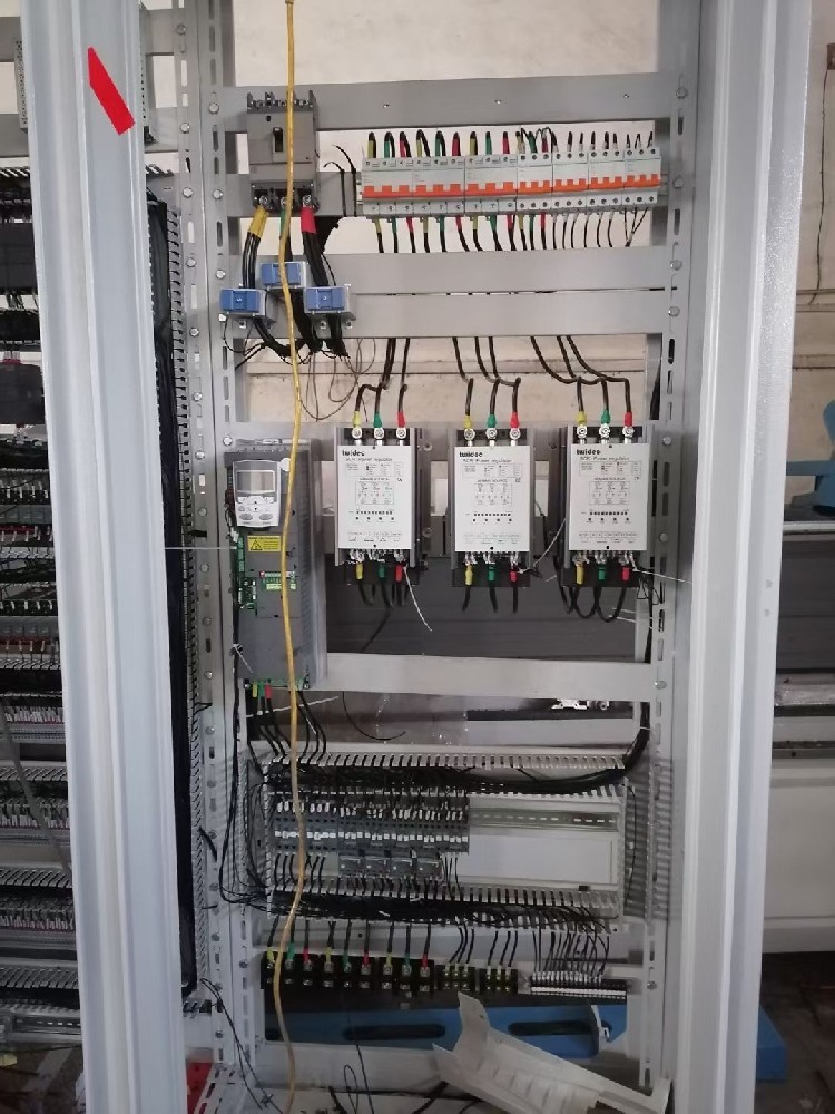 夏日高温高湿情形下，，，，，，电力调解器运行不稳固，，，，，，经常泛起死机征象，，，，，，该怎样应对？？？？？？？