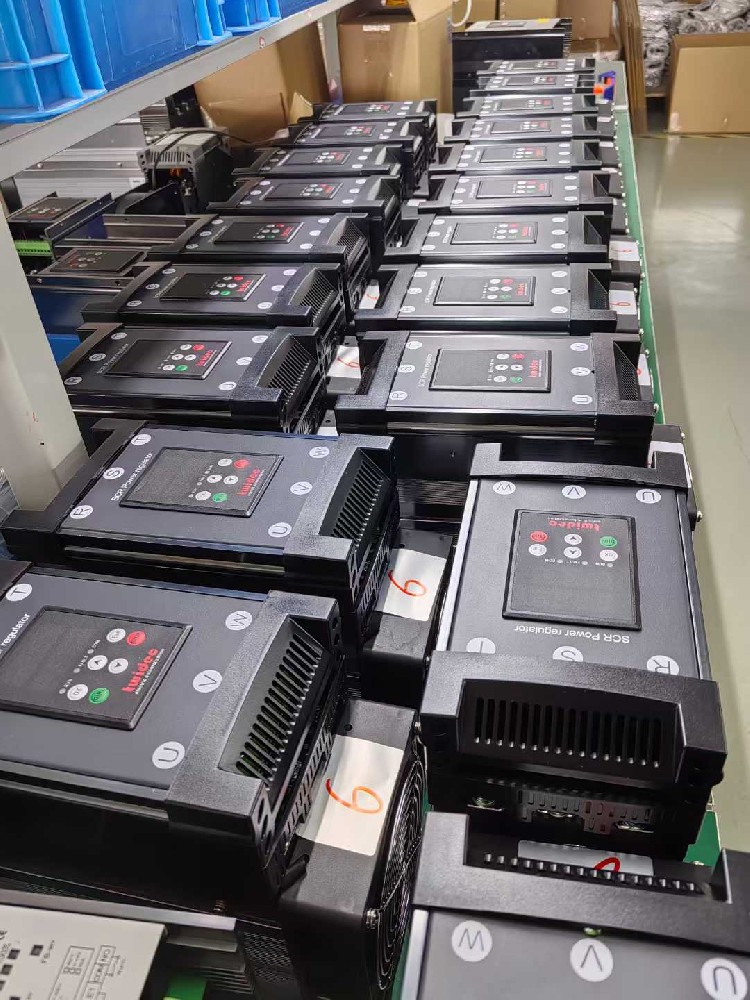 实验将电力调解器与新的负载装备毗连，，，，，却无法正常事情，，，，，该从哪些方面排查兼容性问题？？？？？